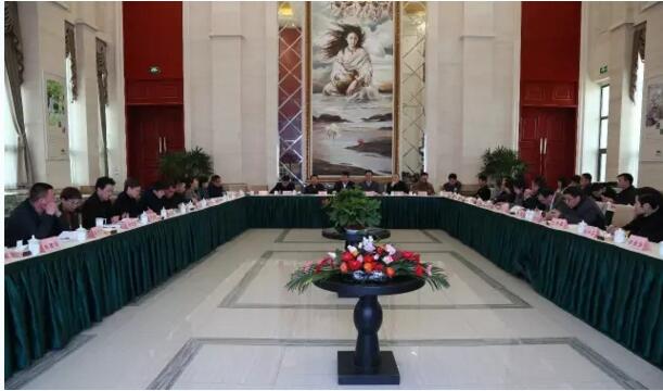王宗继会长主持临沂市中小企业协会金融对策座谈会