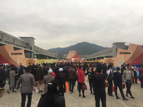 康美智能经络按摩椅火爆表彰盛典现场