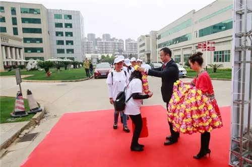 2017���봴ҵ��Ӣǧ�����̽��֮�á�������ʢ����