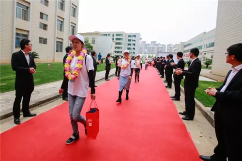 2017���봴ҵ��Ӣǧ�����̽��֮�á�������ʢ����