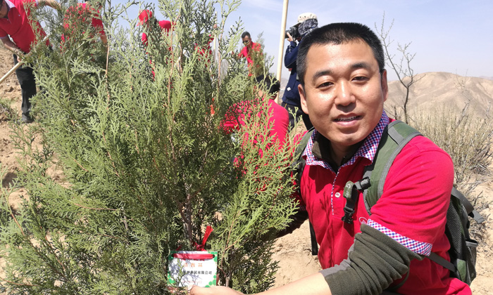 3.JPG 太阳神德邻公益·关爱环境之甘肃植树活动