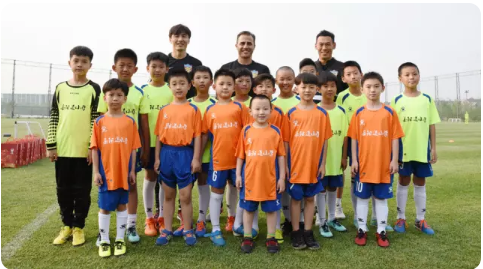 迎六一儿童节 天津权健足球俱乐部邀请岳阳道