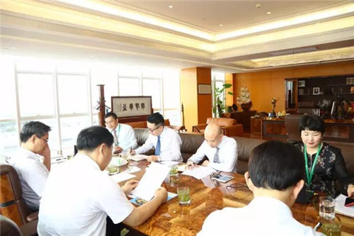 江苏省苏州市委副书记朱民一行莅临绿叶科技集团调研指导