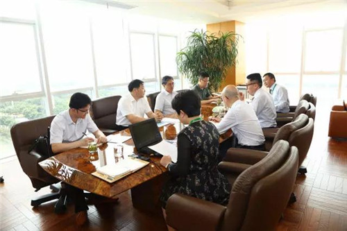 江苏省苏州市委副书记朱民一行莅临绿叶科技集团调研指导