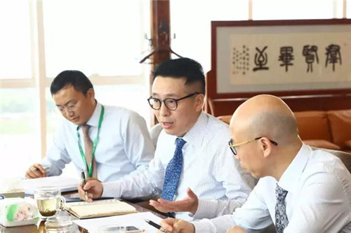 江苏省苏州市委副书记朱民一行莅临绿叶科技集团调研指导