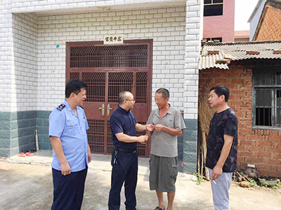 康婷·温暖传递走进湖北麻城助推精准扶贫