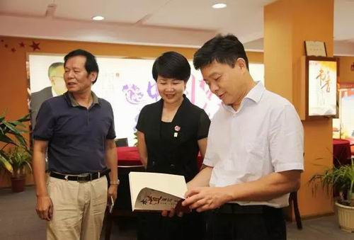 湖南商务厅副厅长肖彬一行莅临绿之韵考察