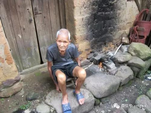 荣格公益:为抗战老兵添饭,算我一份