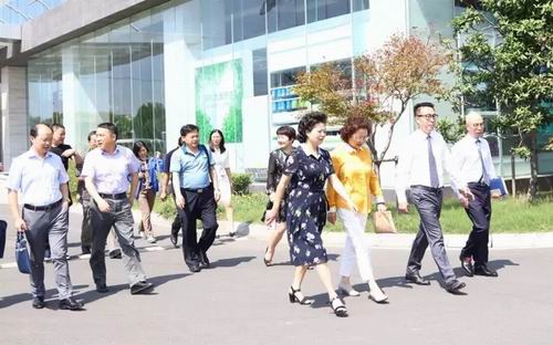 国家工商总局企业工作督查调研组到绿叶调研