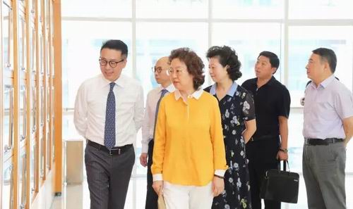 国家工商总局企业工作督查调研组到绿叶调研
