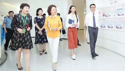 国家工商总局企业工作督查调研组到绿叶调研