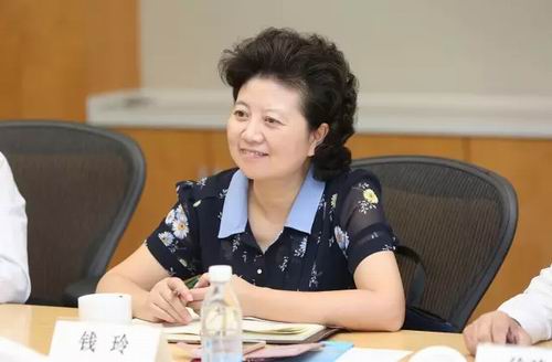 国家工商总局企业工作督查调研组到绿叶调研