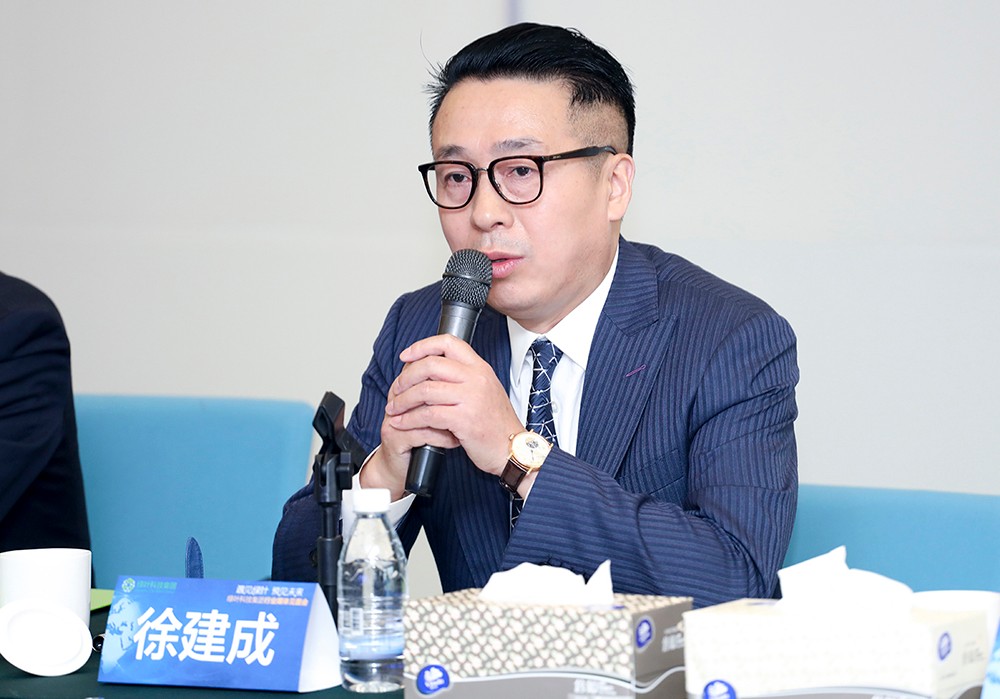 1522729610687.jpg 31家行业媒体齐聚绿叶,一探绿叶制胜之道