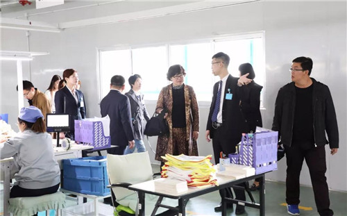 安然董事长刘润东接受威海市总工会和媒体采访,谈工匠精神