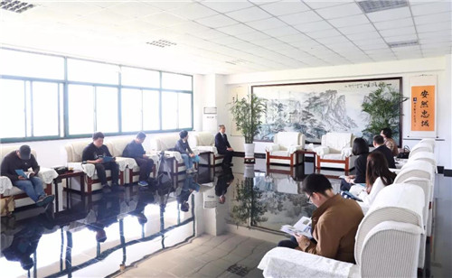 安然董事长刘润东接受威海市总工会和媒体采访,谈工匠精神