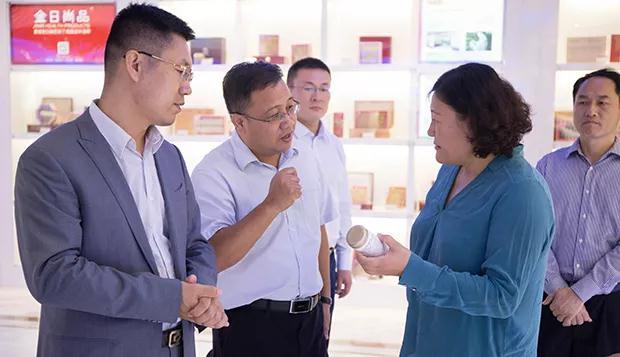 国务院侨办于建明司长赞金日专注健康产业潜力无限