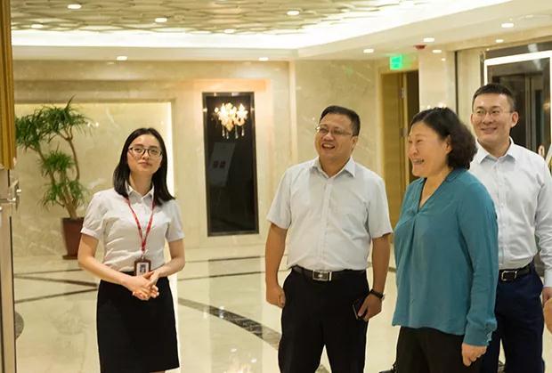 国务院侨办于建明司长赞金日专注健康产业潜力无限