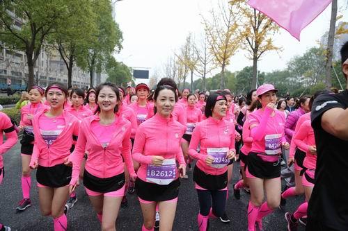玫琳凯怡日健2017杭州国际女子马拉松开跑