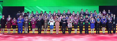 荣誉表彰引万众羡慕 新时代召开2017上海年会