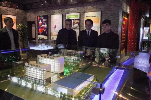 上海市工商行政管理局薛国富一行调研春芝堂