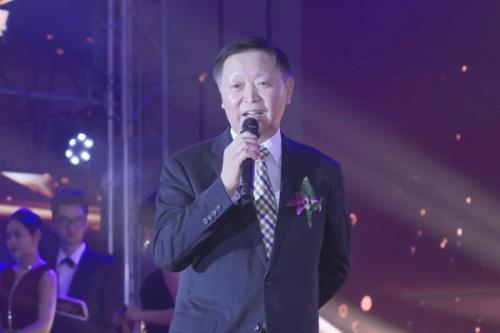 金亚麻荣耀盛典落幕 隆力奇徐之伟出席现场
