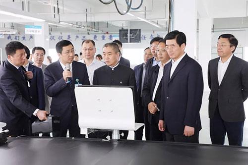 王亮董事长_王亮童星(2)