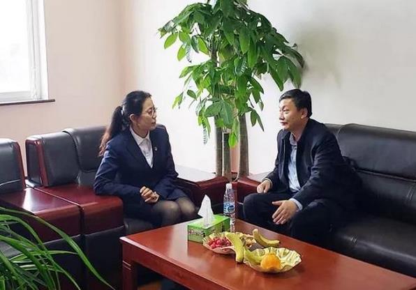 威海紫光金奥力与山东中医药大学药学院开展深度合作探讨