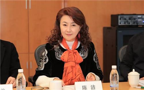 出席本次会议的香港苏州商会领导有:香港苏州商会会长,协鑫(集团)