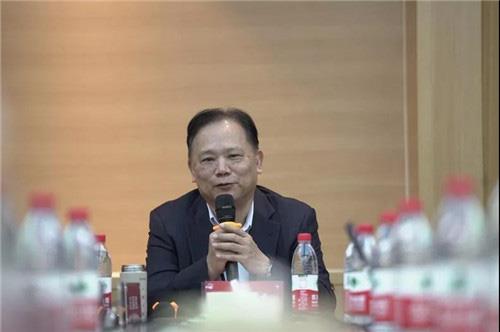 金日集团董事长_多金集团董事长车照片